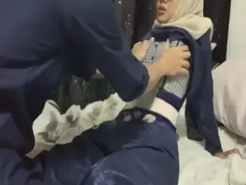 Dẫn Em Hàng Xóm Qua Nhà Đụ Khi Vợ Vắng Lumer